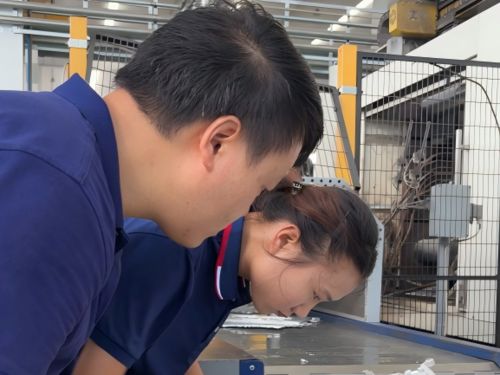 Últimos blogs da empresa sobre Sweltering Heat Can’t Deter Enthusiasm: EMT’s 