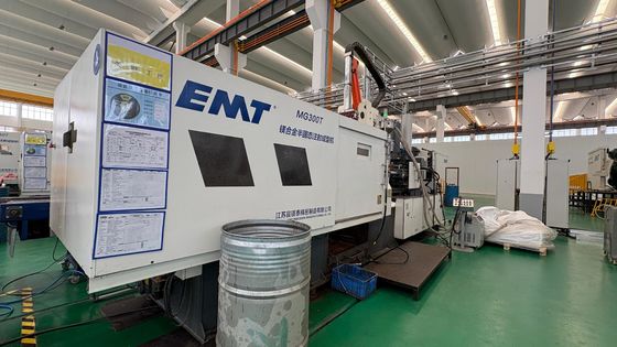 Bom preço. 150 Mm Ejector Stroke Magnesium Alloy Die Casting Machine with 5000 KN Clamping Force and 380V/50Hz Power Supply on-line